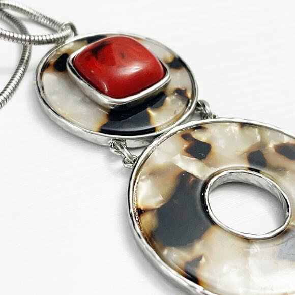 NEW Chico's Adjustable Faux Tortoise Shell Pendant Necklace - Picture 7 of 7